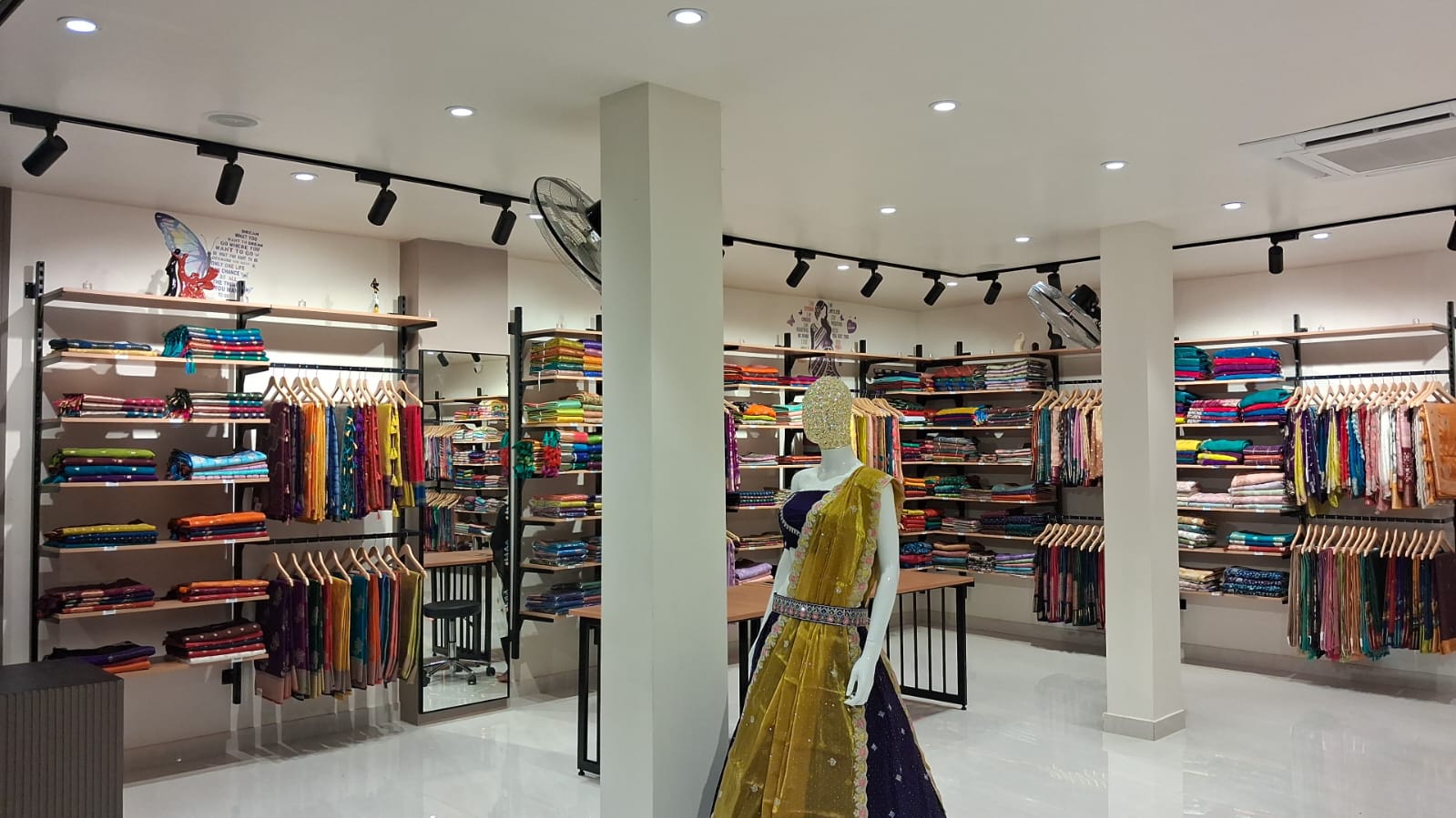 d'Trenz Nandyal store exterior night view with premium signage